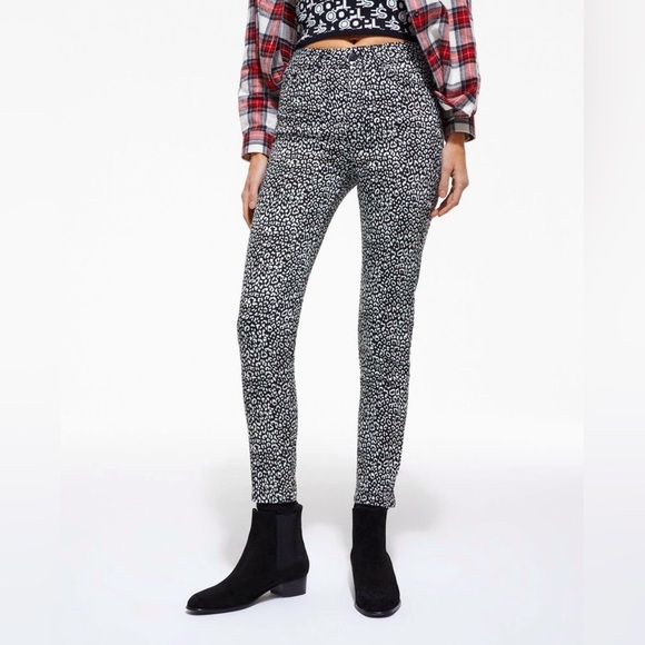 NEW The Kooples (MSRP:$215.00) BLACK LEOPARD/CHEETAH  PRINT SLIM-FIT JEANS - Picture 1 of 6